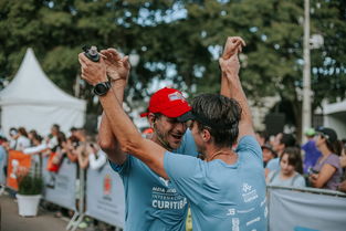 开云体育官方下载-“全力奔跑！武汉马拉松激烈角逐中”