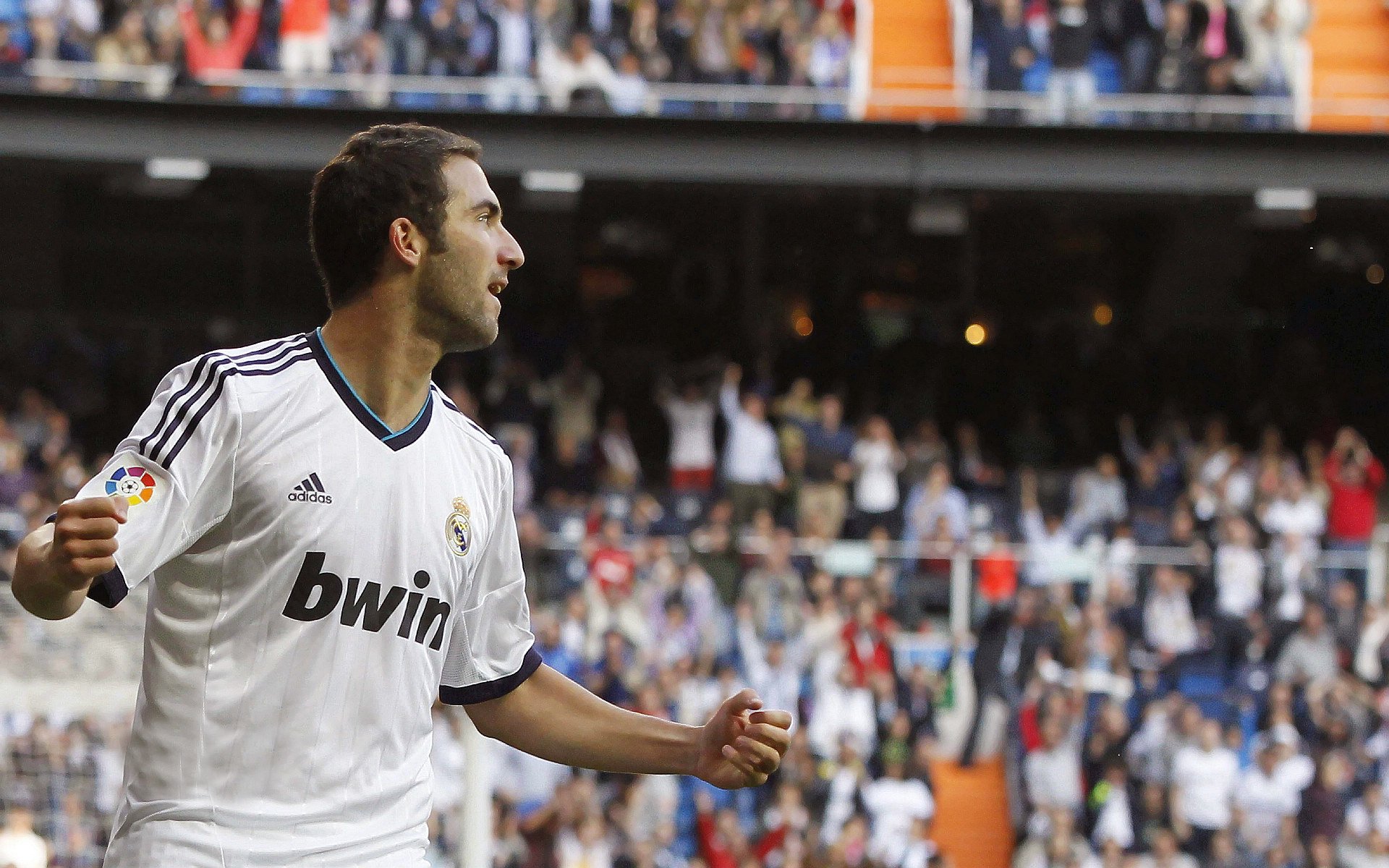 都灵构建防线屏障遏制对方进攻